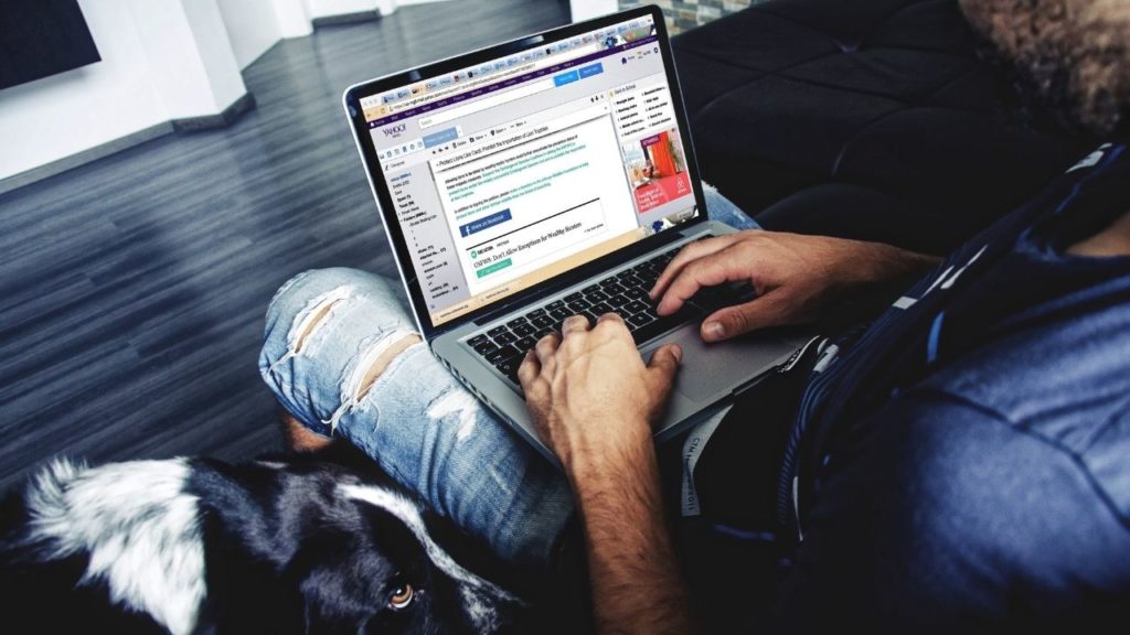 Many Facebook groups for bloggers offer you ample opportunities to promote your blog while supporting your peers. Learn how to grow your blog, earn more money, and make new friends. Here are the best Facebook groups for bloggers.
